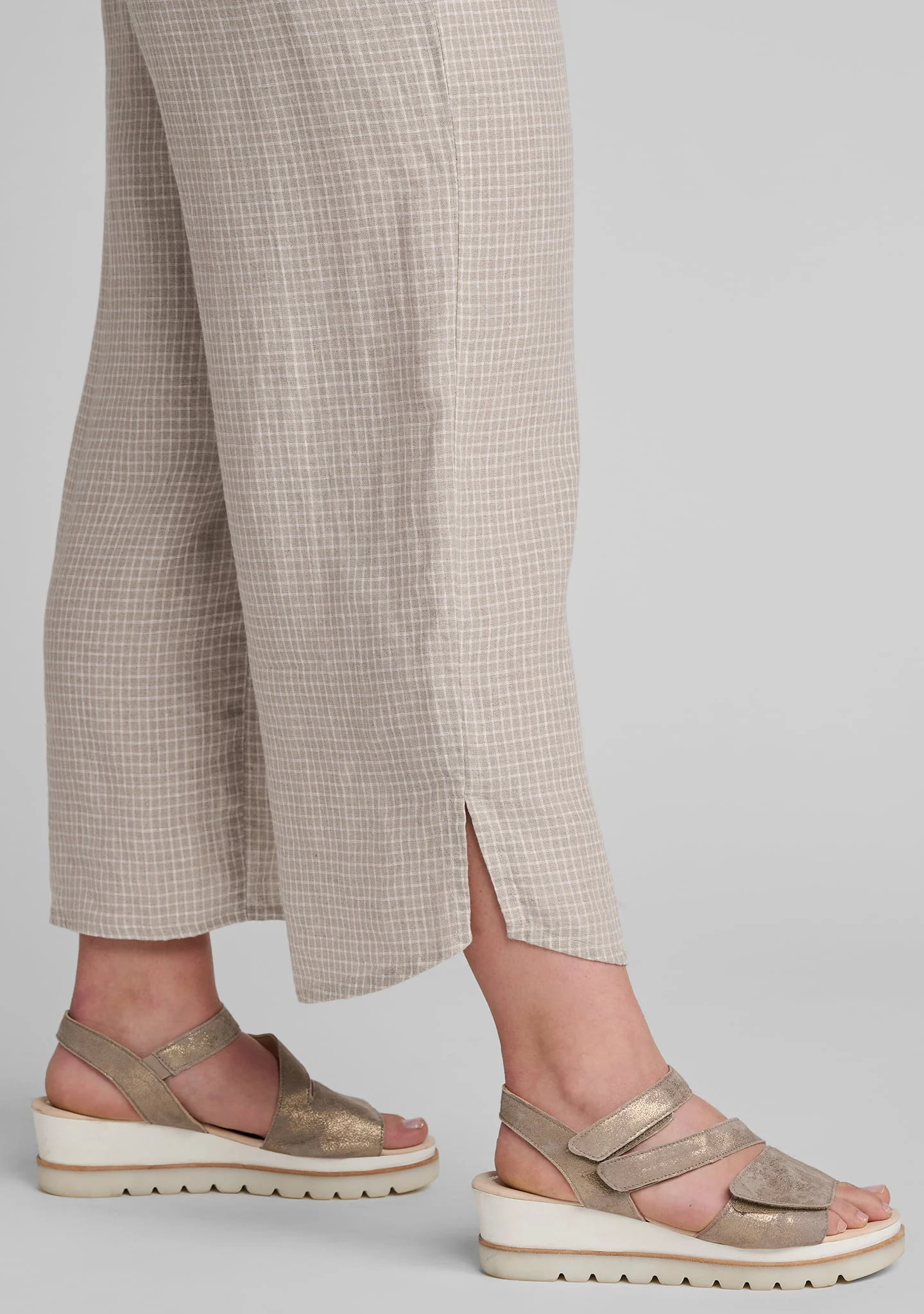 Airy Floods - Linen Pants With Elastic Waist - Image 9