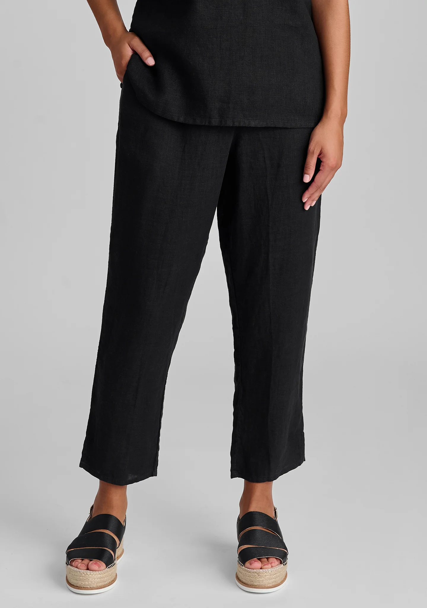 Pocketed Ankle Pant - Linen Pants - Image 4