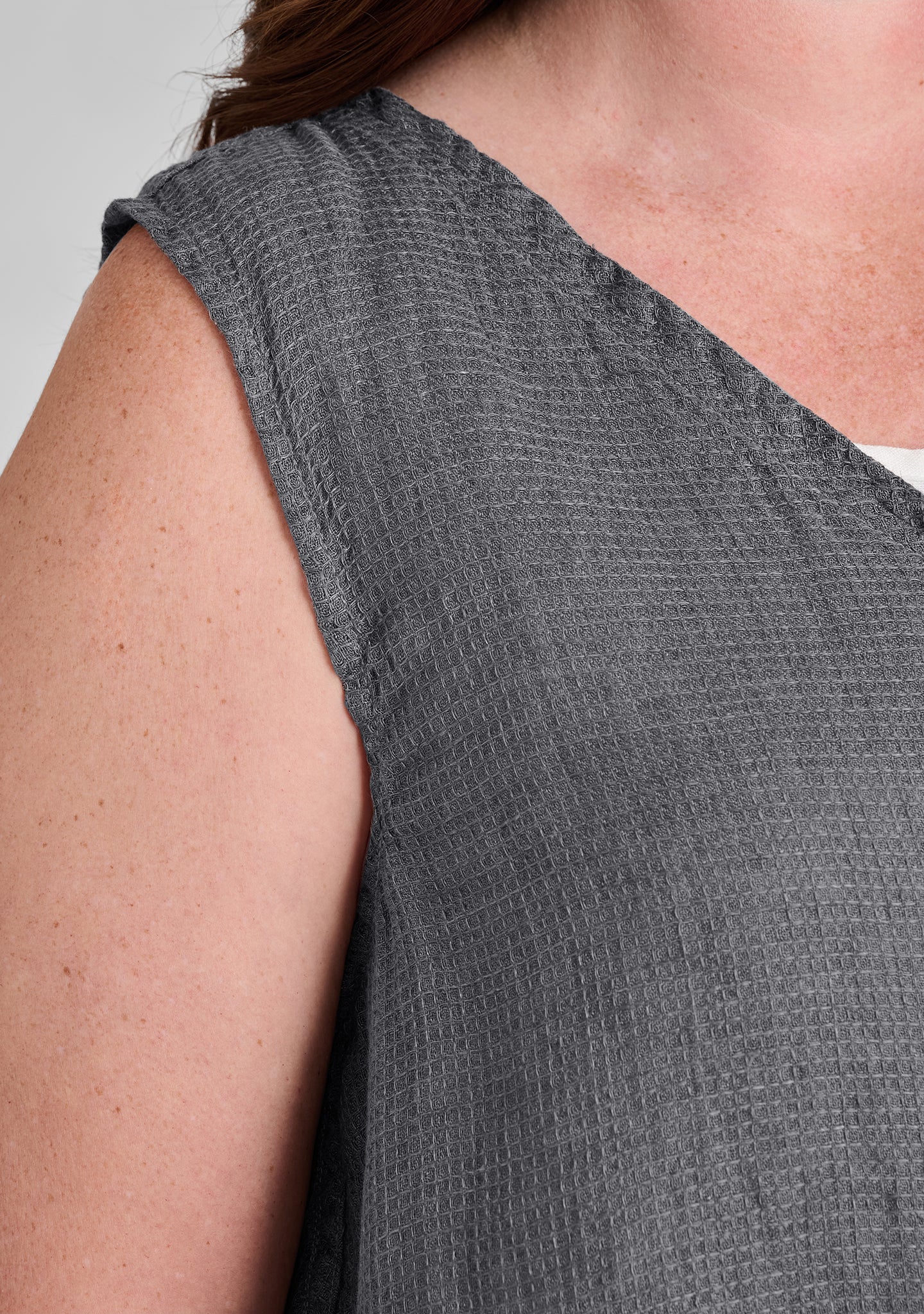 Roxbury Crop - Linen Tank Top - FINAL SALE - Image 6