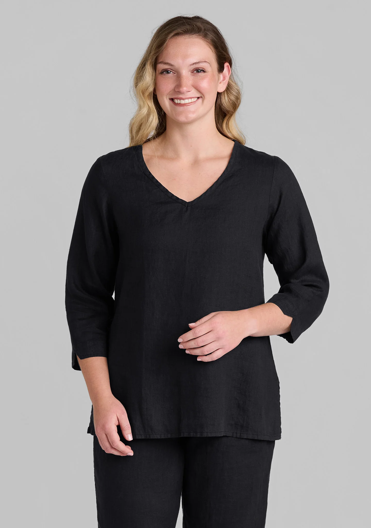 V Pullover - Linen Shirt - Image 10