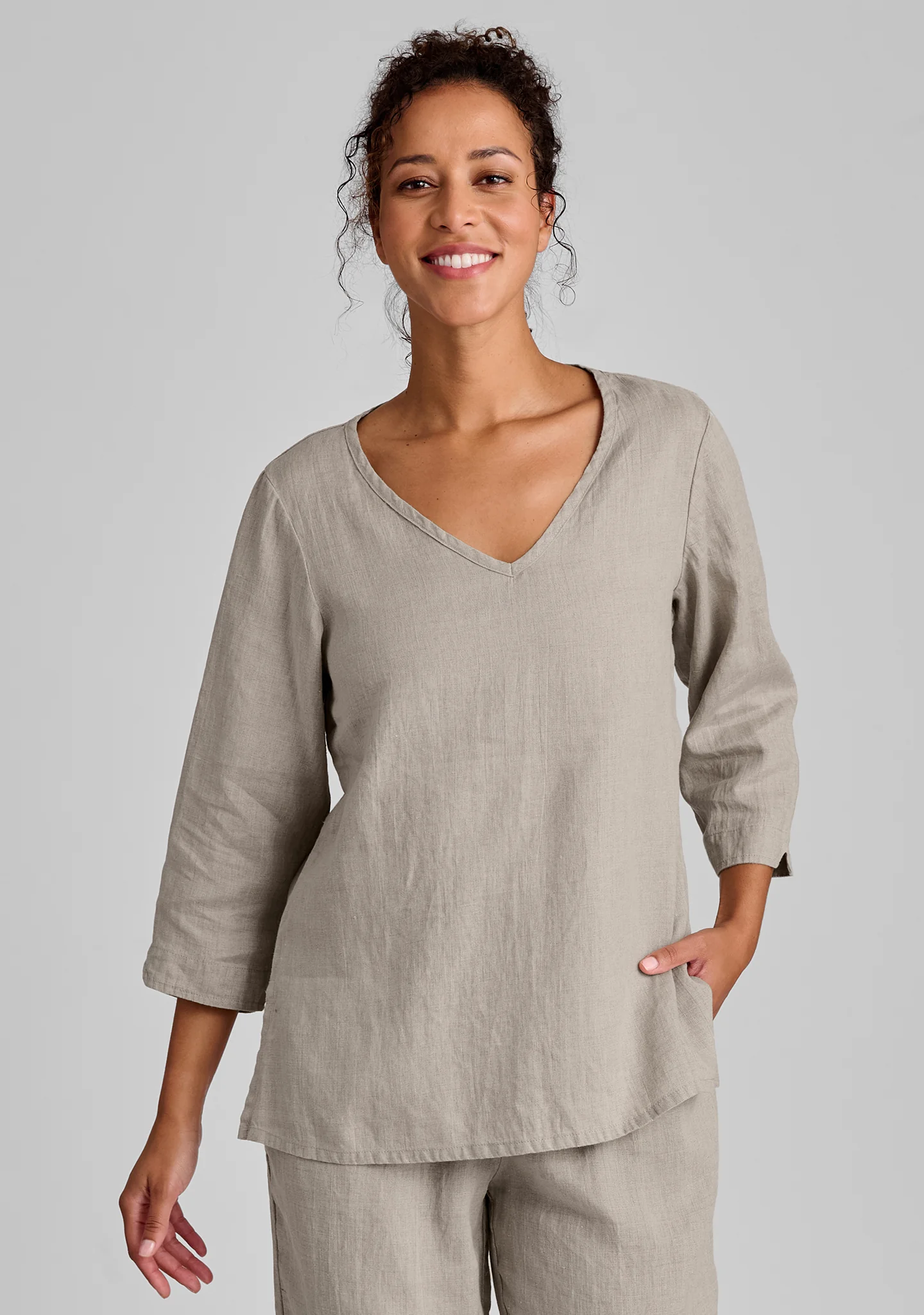 V Pullover - Linen Shirt - Image 4