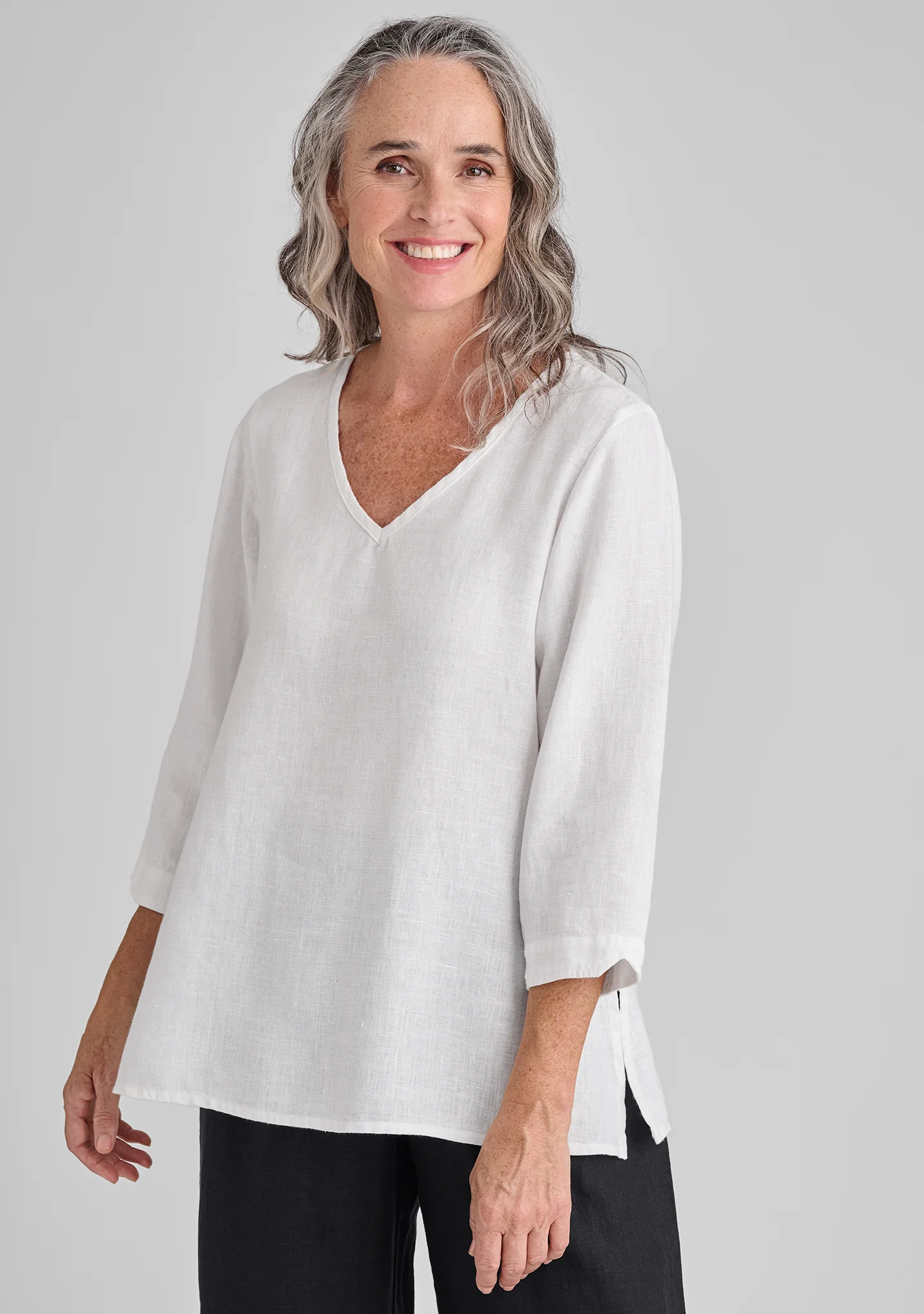 V Pullover - Linen Shirt - Image 7