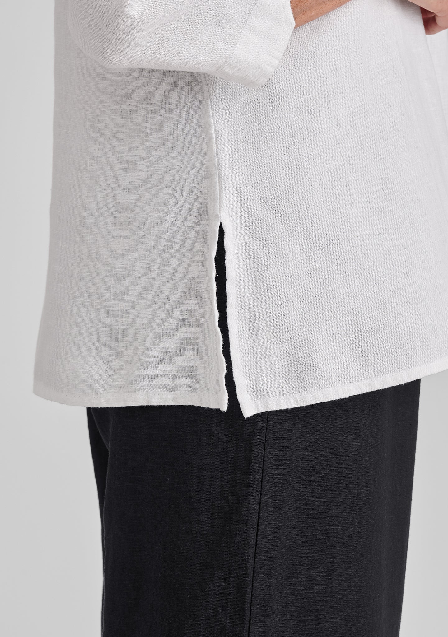 V Pullover - Linen Shirt - Image 9